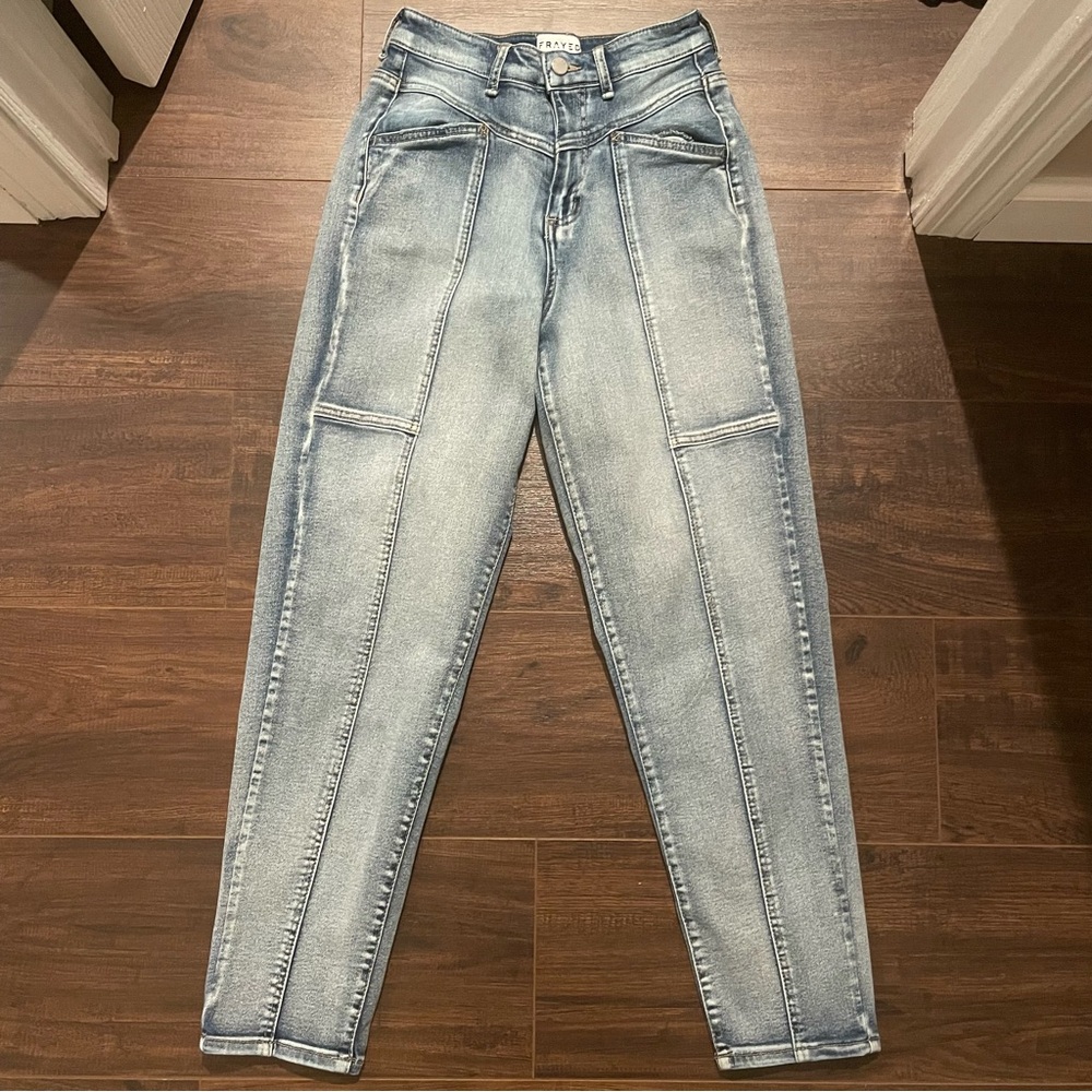 NWOT Frayed jeans